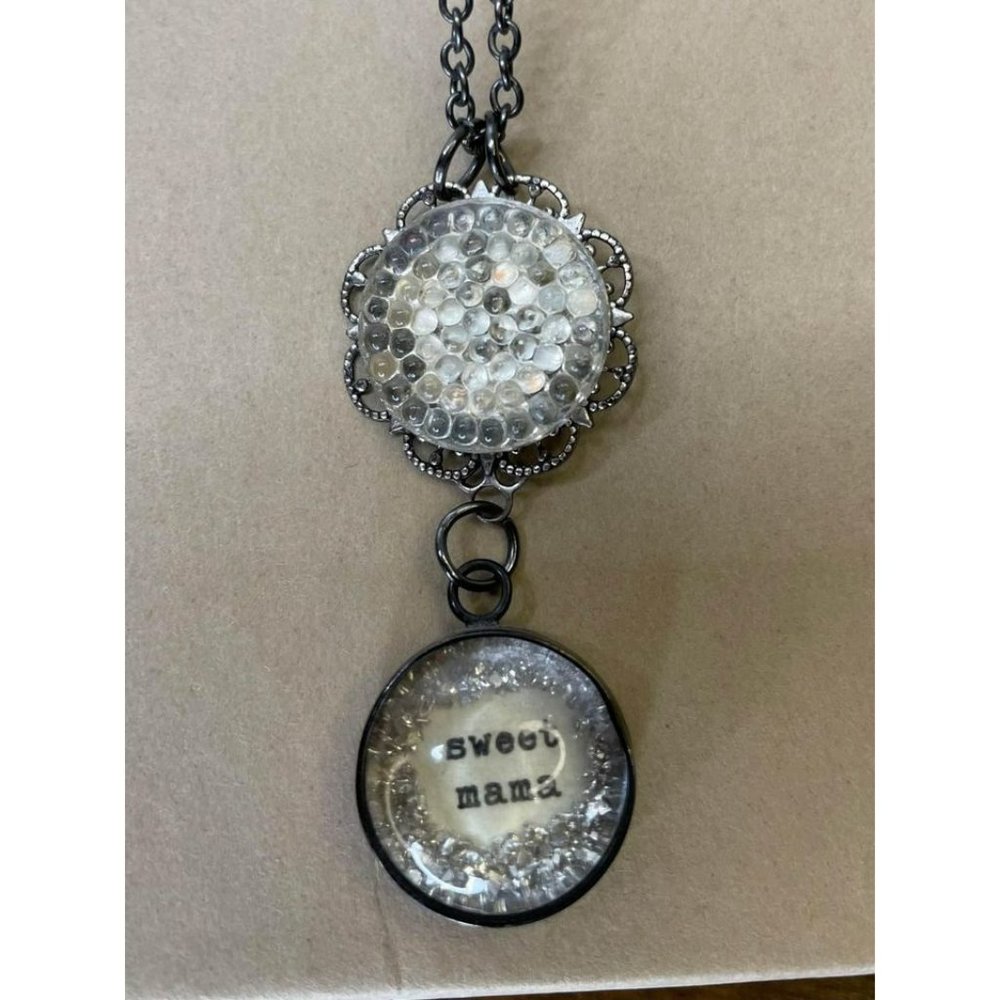 Charm/Pendant Necklace “Sweet Mama” Vintage/Antique Look 🤍Stunning